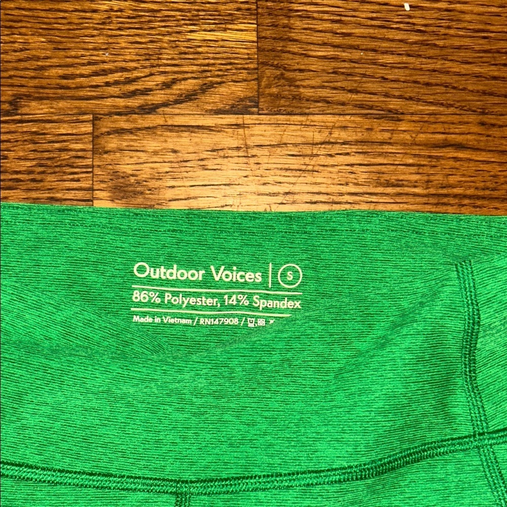 Outdoor Voices Vibrant Green Workout Set 💚 (Top + Leggings) Size Small - Picture 7 of 9